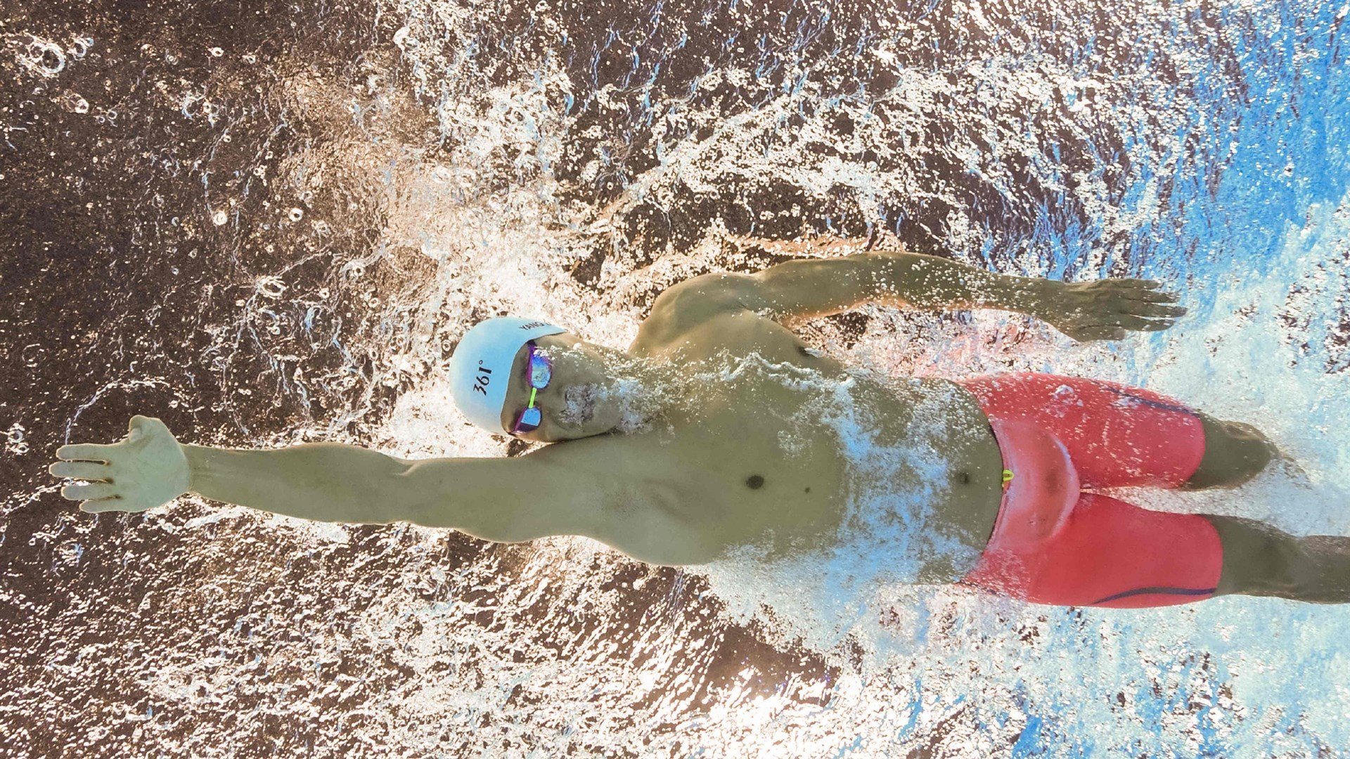 荷兰风暴席卷丹麦,欧冠淘汰赛焦点战中的北欧童话终结