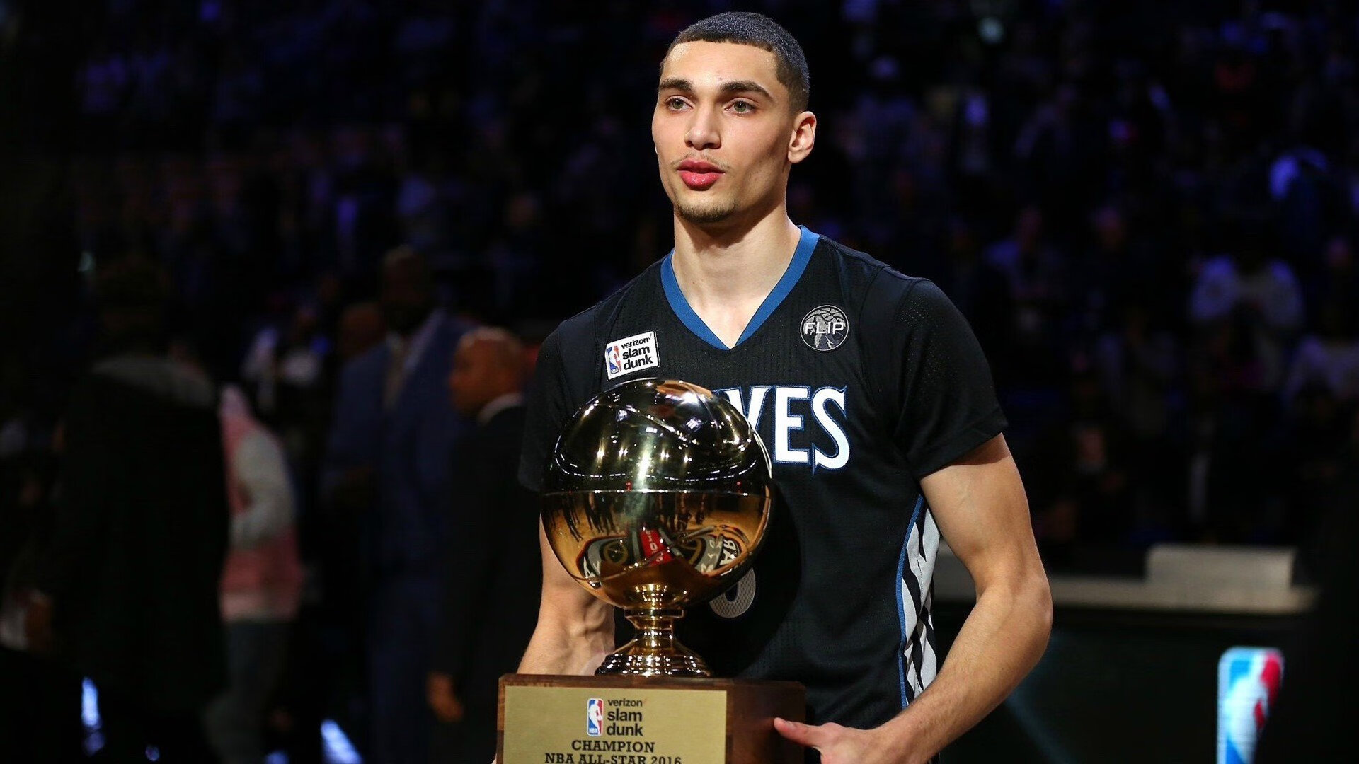 东契奇关键先生本色尽显，上海队轻取开拓者展现战术纪律