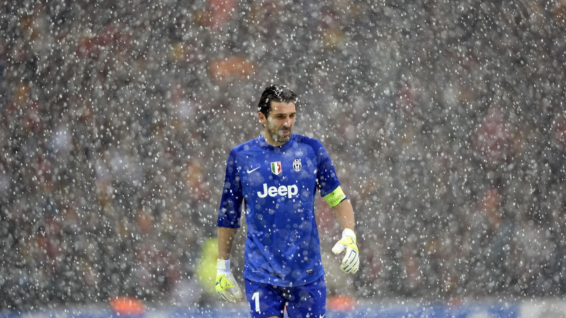 开云体育APP下载-跨界决胜时刻，巴黎铁塔下的篮球魂与绿茵场的NBA式接管