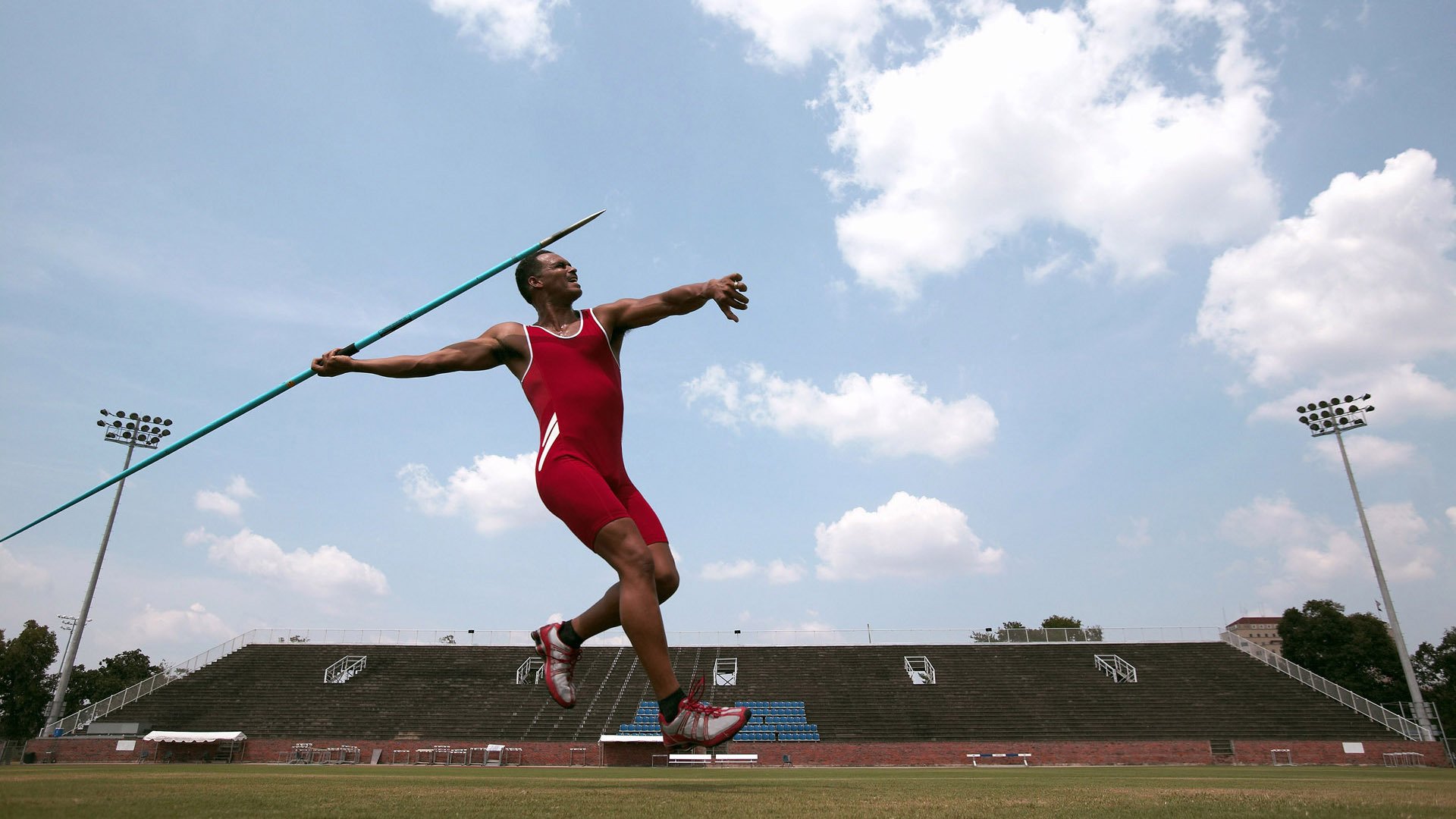 意甲焦点战之夜，C罗舞台越大越强